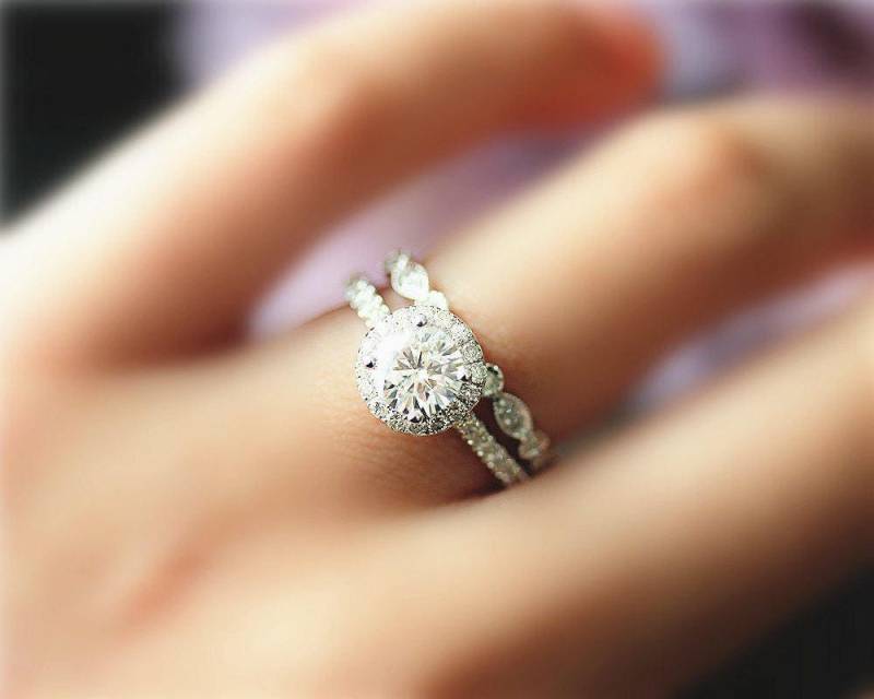 Ewig Set One Charles & Colvard Runde Moissanite Ring Diamant Akzent Massiv 14 K Weißgold Verlobungsring Gesetzt Ehering von NidaRings