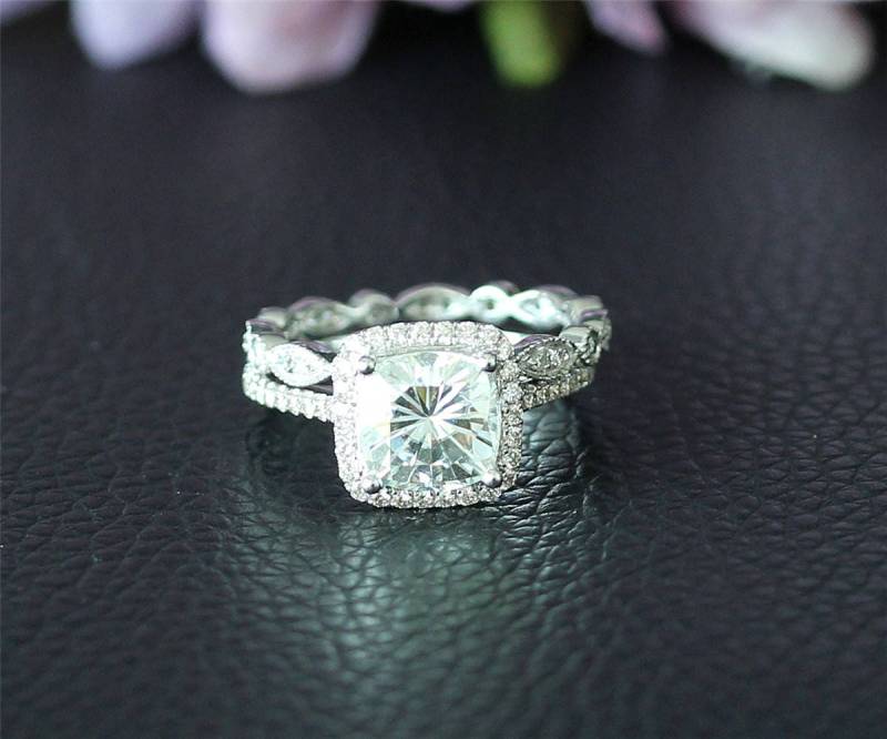 Immer Ein | Farbe G-H-Ich Moissanite Verlobungsring Set, Solide 14K Weißgold Ring Set 7 Mm Kissen Schnitt C & Diamant-Ring Immer Ein | Farbe G-H-Ich Moissanite Verlobungsring Set, Solide 14K Weißgold Ring Set 7 Mm Kissen Schnitt C & Diamant-Ring von NidaRings