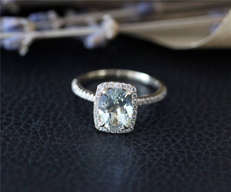 März Birthstone Ring 7x9mm Oval Natürliche Licht Blau Vs Aquamarin Ring Unter Massiv 14K Gelbgold-Ring Ehering von NidaRings