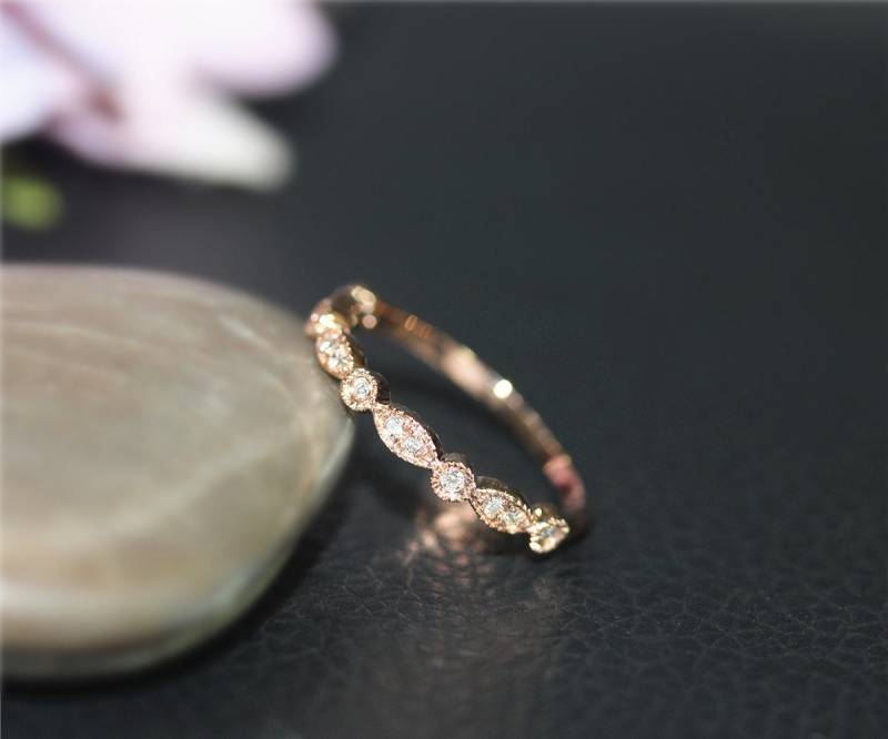 Massiv 18K Rose Gold Ring Art-Deco-Echte Diamant Ehering Halbe Ewigkeit Jahrestag Stapelbar Passenden Band Massiv 18K Rose Gold Ring Art-Deco-Echte Diamant Ehering Halbe Ewigkeit Jahrestag Stapelbar Passenden Band von NidaRings