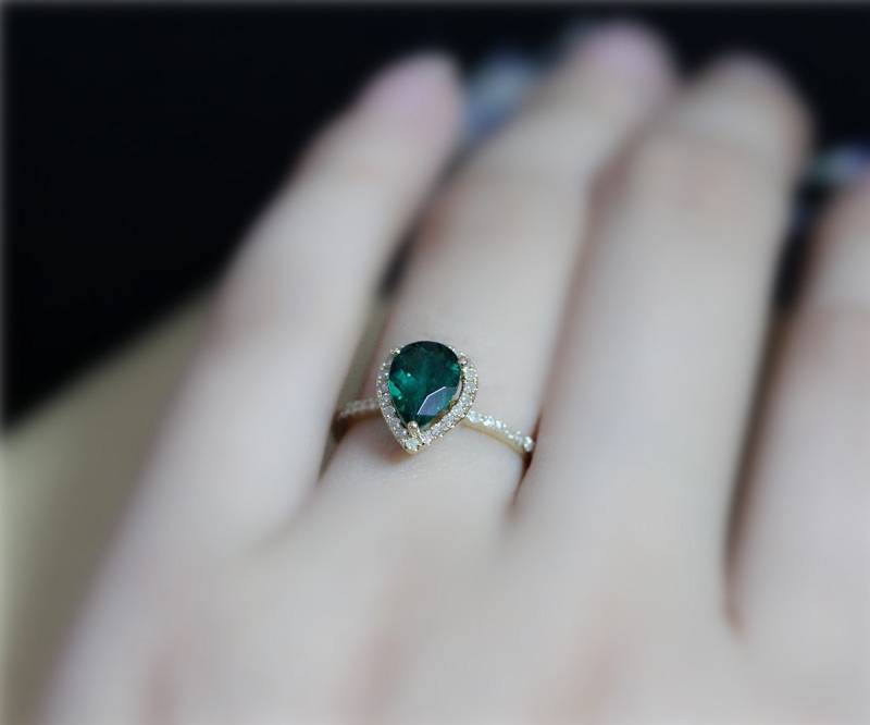 Massiv 18K Schnitten Gelbgold-Ring 6x8mm Birne Behandelt Smaragd Ring Verlobungsring Ehering Valentinstaggeschenk Vorschlagen von NidaRings