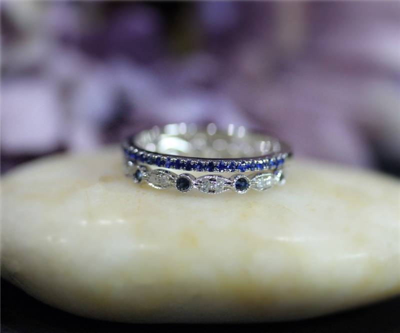 Natürlicher Saphir Trauring Set Massiv 14K Weißgold Band Diamanten Ring Promise Verlobungsring Passenden Bandsatz von NidaRings