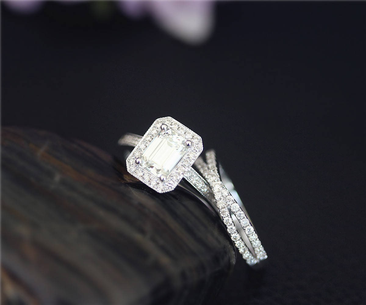 Perfekte 2 Ringe Set Für Immer Set Eine 5x7mm, Die Smaragdschliff Moissanite Ring Diamant Massiv 14 K Weißgold Verlobungsring von NidaRings