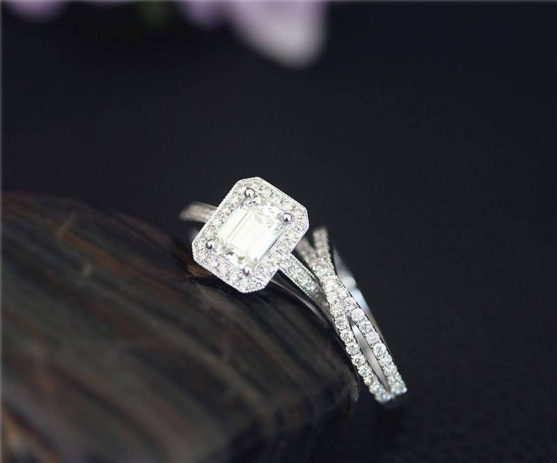 Perfekte 2 Ringe Set Für Immer Set Eine 5x7mm, Die Smaragdschliff Moissanite Ring Diamant Massiv 14 K Weißgold Verlobungsring von NidaRings