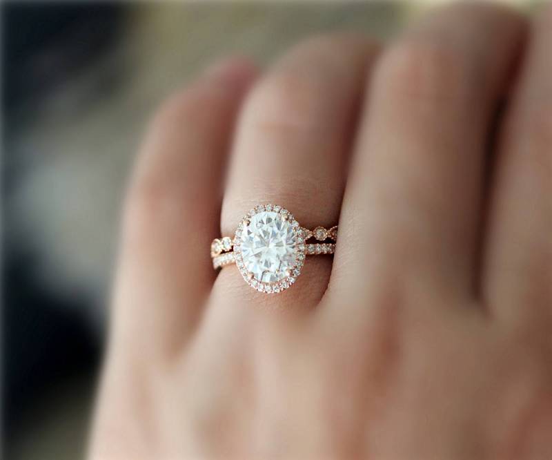 Perfekter Ring Set 14 K Solid Gold Moissanite Verlobungsring Set 7x9mm | D-E-F Für Immer Eine Ovale Ehering Diamant von NidaRings