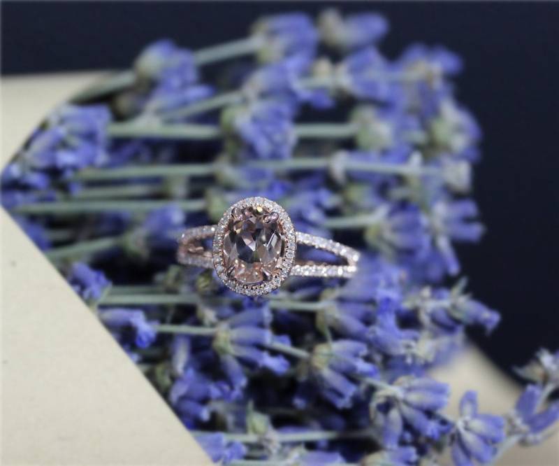 Pfirsich-Rosa-Vs Morganit Ring Stapelbar Verlobungsring 6x8mm Natürliche Ovalen Oval Rotgold 14K Solid Ehering von NidaRings