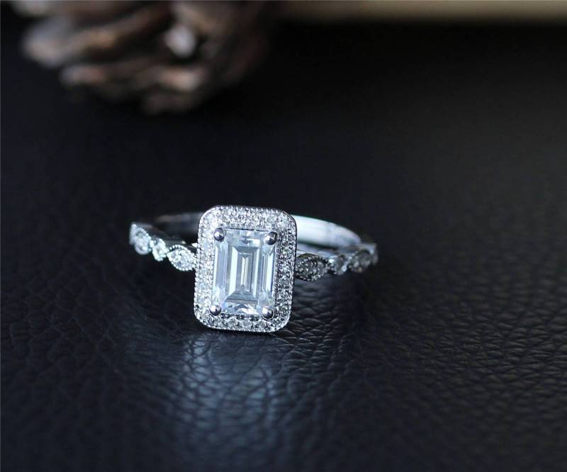 Spezielle Einstellung, Charles & Colvard Smaragd Geschnitten Brillante Moissanite Ring, Verlobungsring, Solide 14K Weißgold Ehering, Geschenk Spezielle Einstellung, Charles & Colvard Smaragd Geschnitten Brillante Moissanite Ring, Verlobungsring, Solide 14K Weißgold Ehering, Geschenk von NidaRings