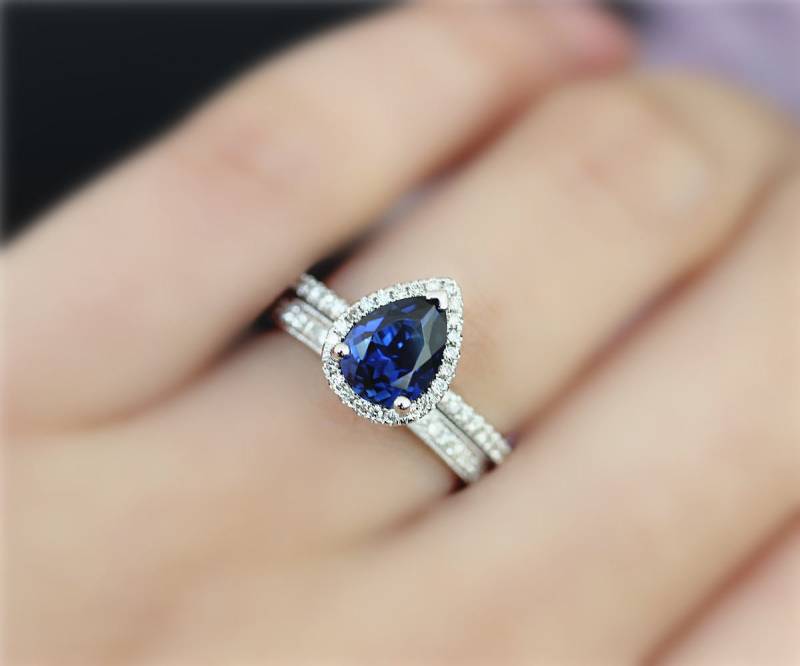 Tropfen Birne-Schnitt-Saphir-Ring Set Vs Behandelt Blauen Saphir-Ring Massiv 14K Weißgold Ring Diamanten Ehering Versprechen Satz von NidaRings