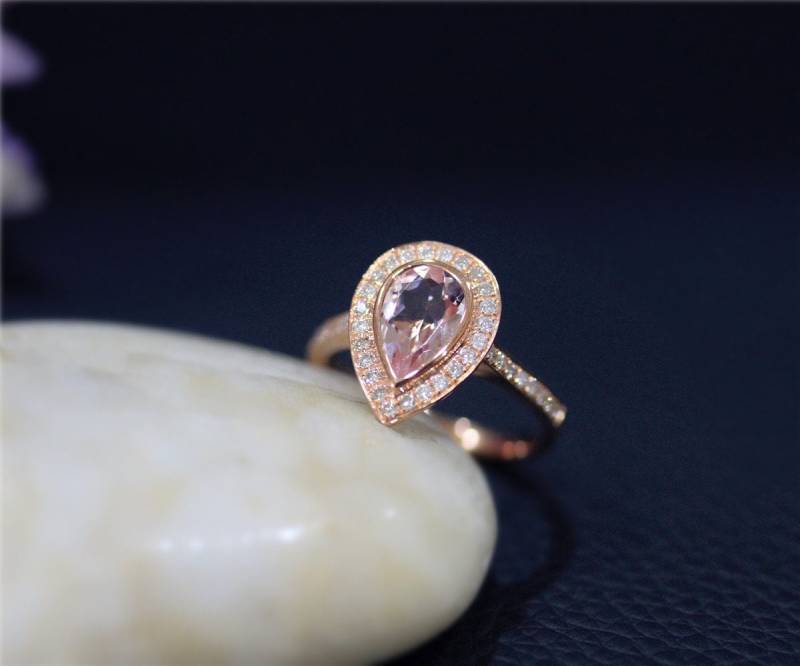 Weihnachten-Diamant Akzent Birne Natürliche Rosa Morganit Ring Rotgold 14K Solid Ehering Stapelbar Jahrestag von NidaRings