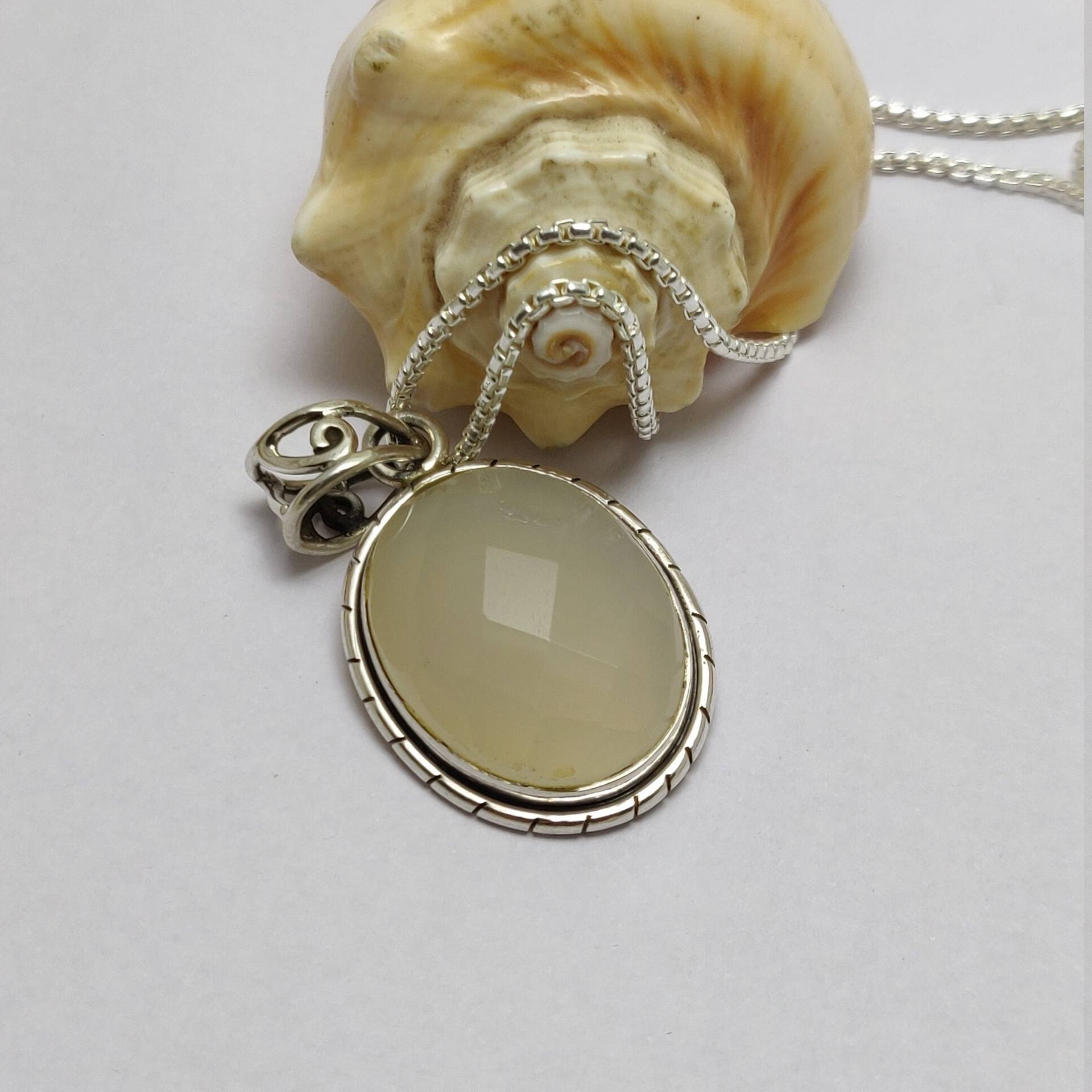 Natürlicher Chalcedon-Anhänger, 925Er Silber-Edelstein-Anhänger, Wunderschöner Ovaler Form-Anhänger, Schmuck Im Boho-Stil, Statement-Anhänger Natürlicher Chalcedon-Anhänger, 925Er Silber-Edelstein-Anhänger, Wunderschöner Ovaler Form-Anhänger, Schmuck Im Boho-Stil, Statement-Anhänger von NidhiJewels