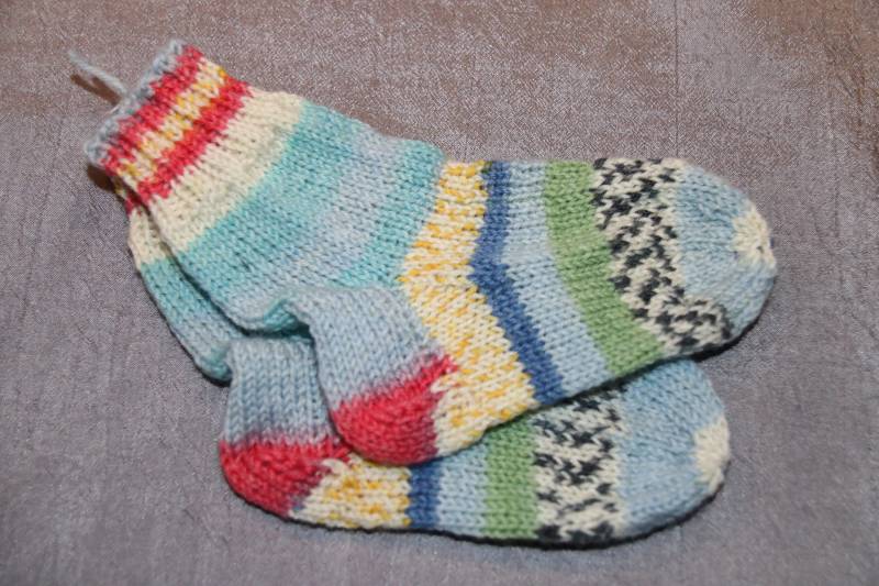 Handgestrickte Socken Größe 16/17 von NiederwasserDesign