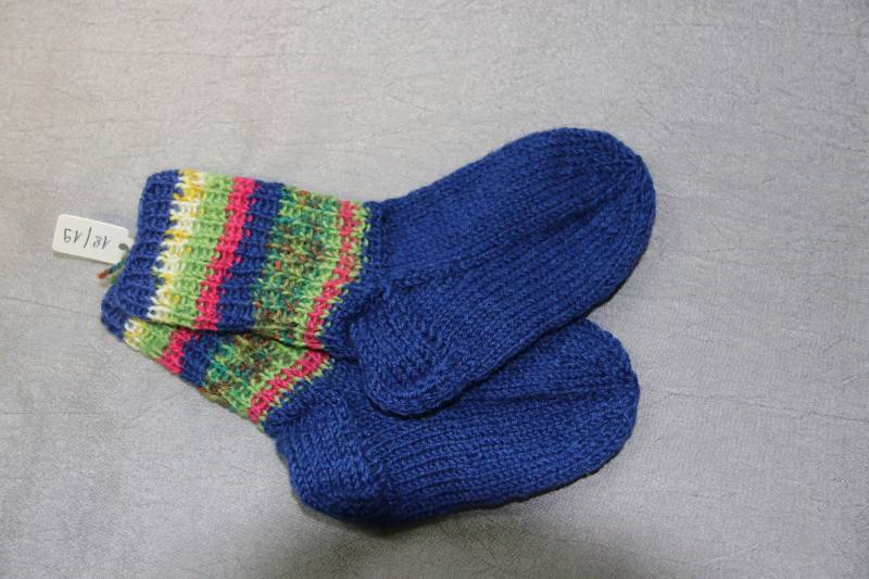 Handgestrickte Socken Größe 18/19 von NiederwasserDesign