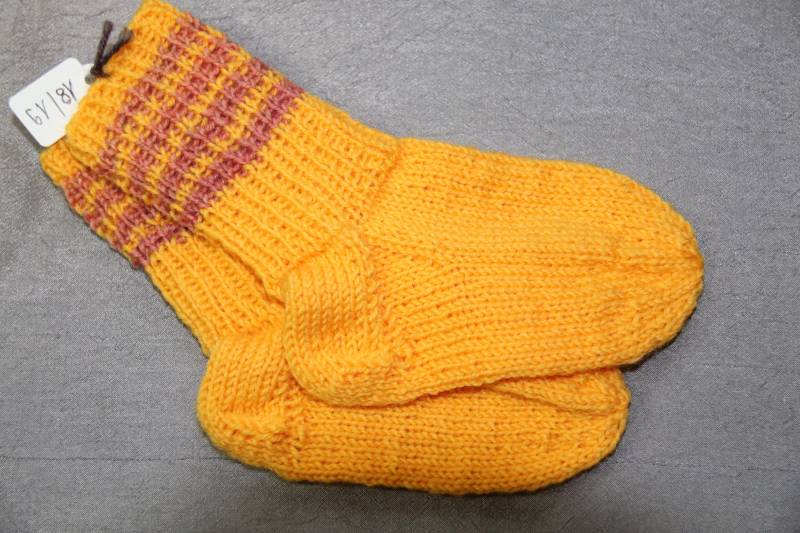 Handgestrickte Socken Größe 18/19 von NiederwasserDesign