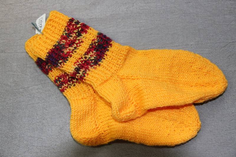 Handgestrickte Socken Größe 22/23 von NiederwasserDesign