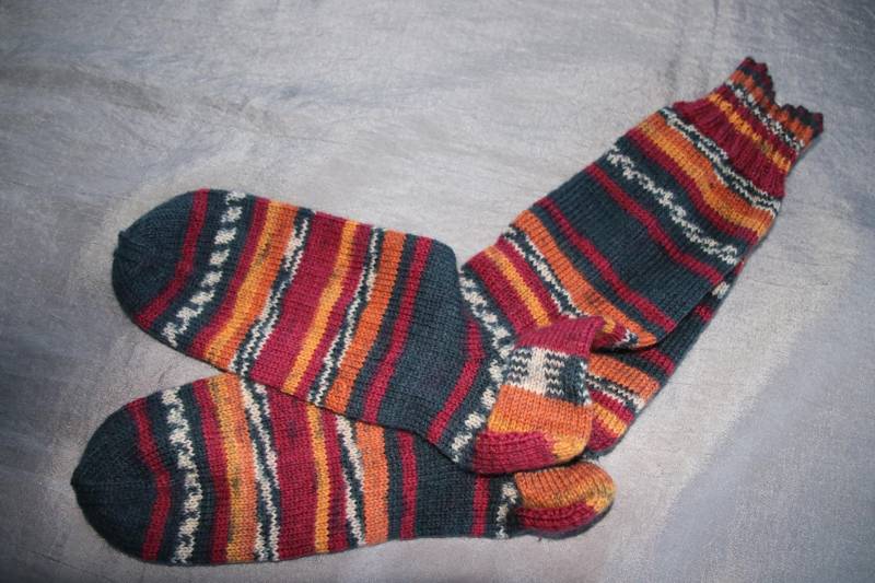 Handgestrickte Socken Größe 42/43 von NiederwasserDesign