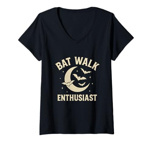 Damen Bat Walk Enthusiast Retro Crescent Moon Nature Design T-Shirt mit V-Ausschnitt Damen Bat Walk Enthusiast Retro Crescent Moon Nature Design T-Shirt mit V-Ausschnitt von Night Flight Collective