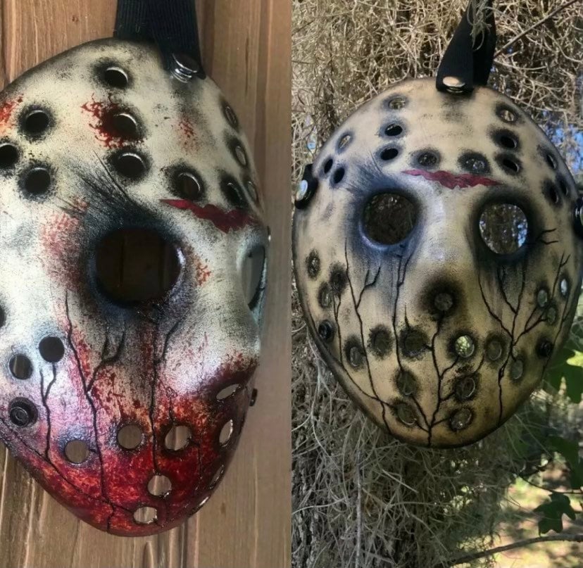 Jason Voorhess Maske Mit Blutigen Rissen Im Gesicht Jason Voorhess Maske Mit Blutigen Rissen Im Gesicht von NightmareStudios13