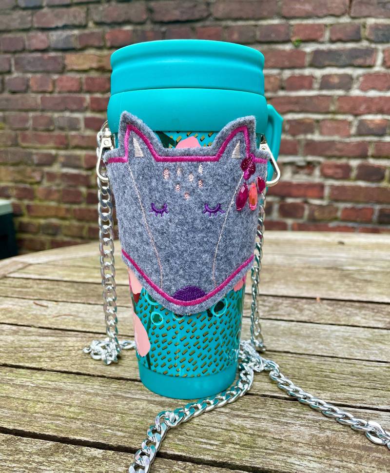 Cupholder Fuchs in Pink Mit Silberner Kette Zum Umhängen von NigritabyNOtto