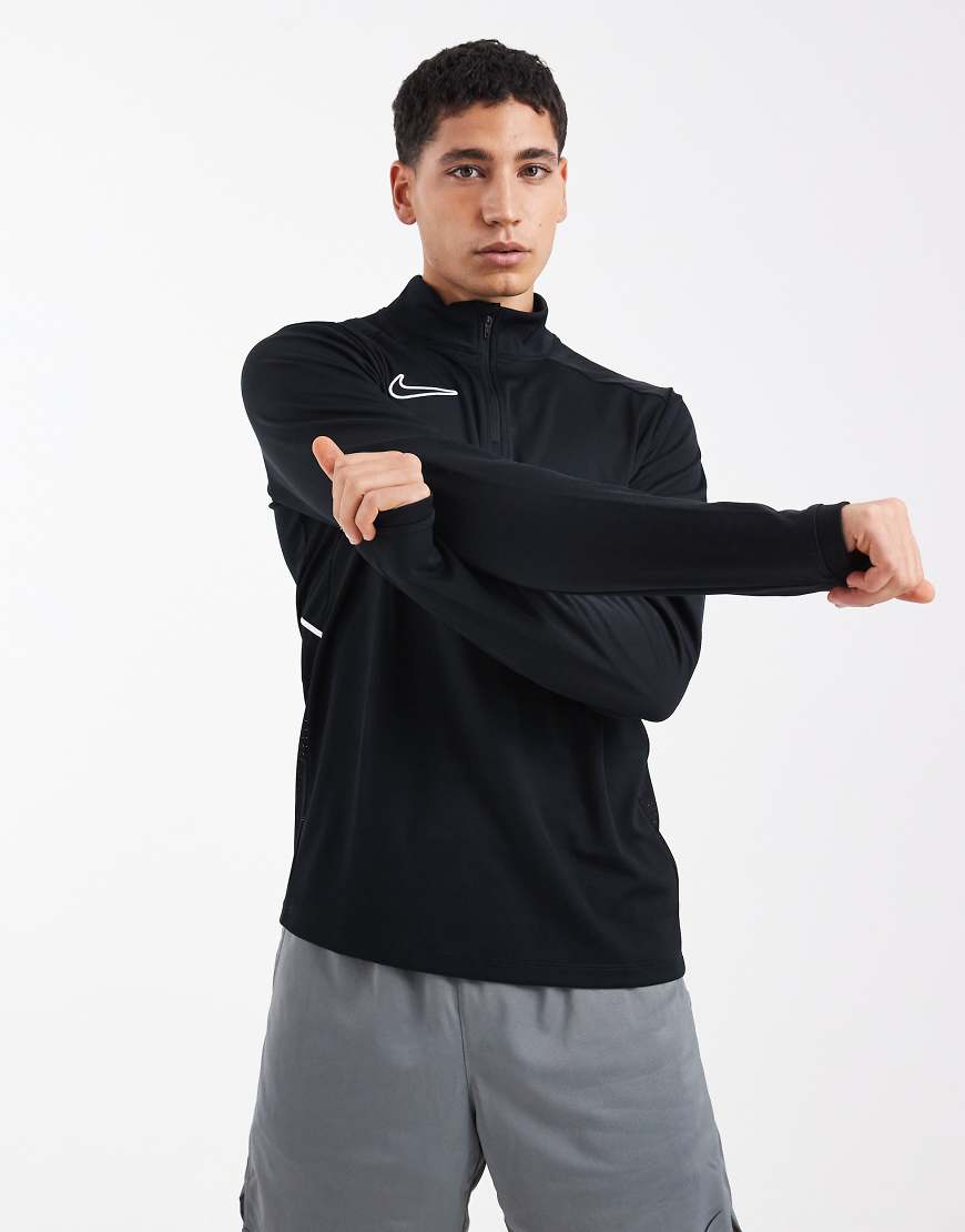 Nike Football - Academy 25 Dri-FIT - Langärmliges Oberteil in Schwarz mit kurzem Reißverschluss von Nike Football