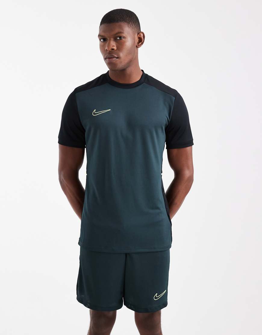 Nike Football - Academy 25 Dri-FIT - T-Shirt in Dunkelgrün von Nike Football