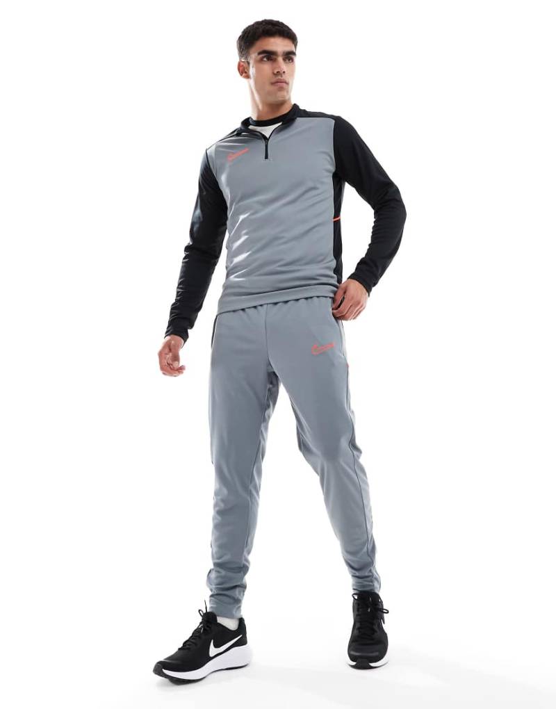 Nike Football Academy - Dri-FIT-Jogginghose in Grau von Nike Football