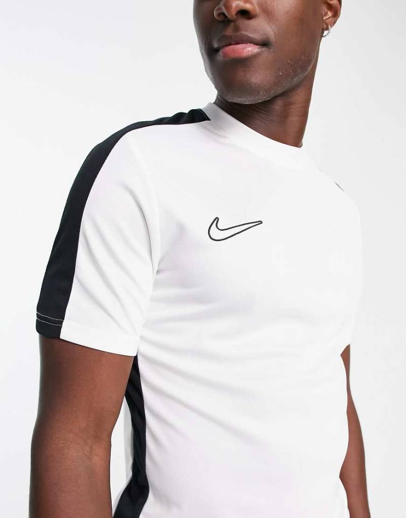 Nike Football - Academy Dri-FIT - T-Shirt in Weiß mit Bahneneinsatz von Nike Football