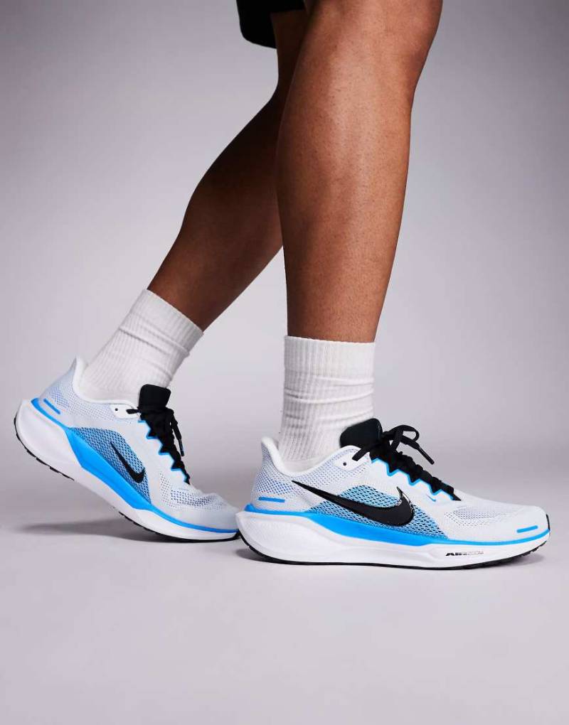 Nike Running - Air Pegasus 41 - Sneaker in Weiß und Blau von Nike Running