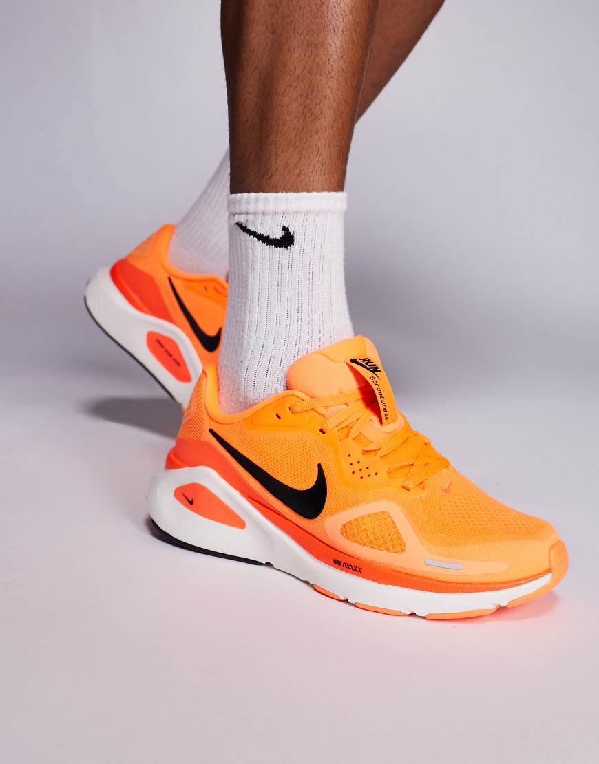 Nike Running - Air Structure 26 - Laufschuhe in Orange Nike Running - Air Structure 26 - Laufschuhe in Orange von Nike Running