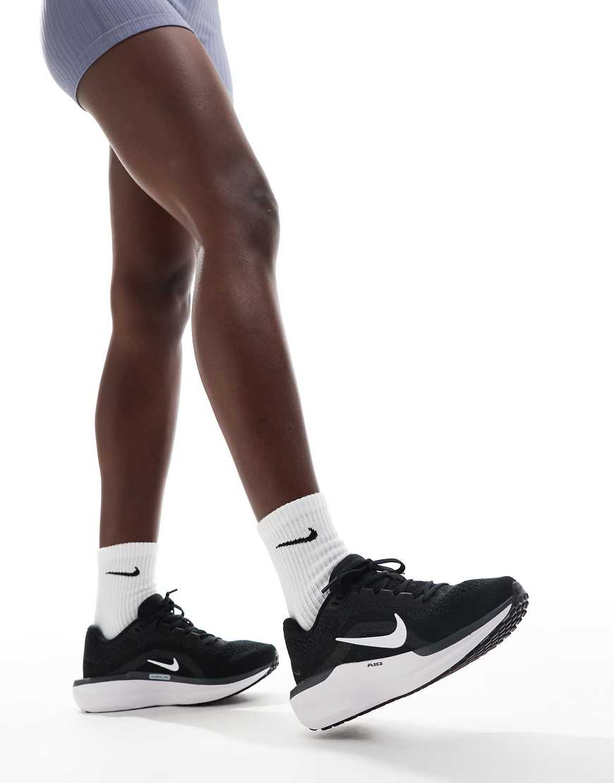 Nike Running - Air Winflo 11 - Laufschuhe in Schwarz und Weiß von Nike Running