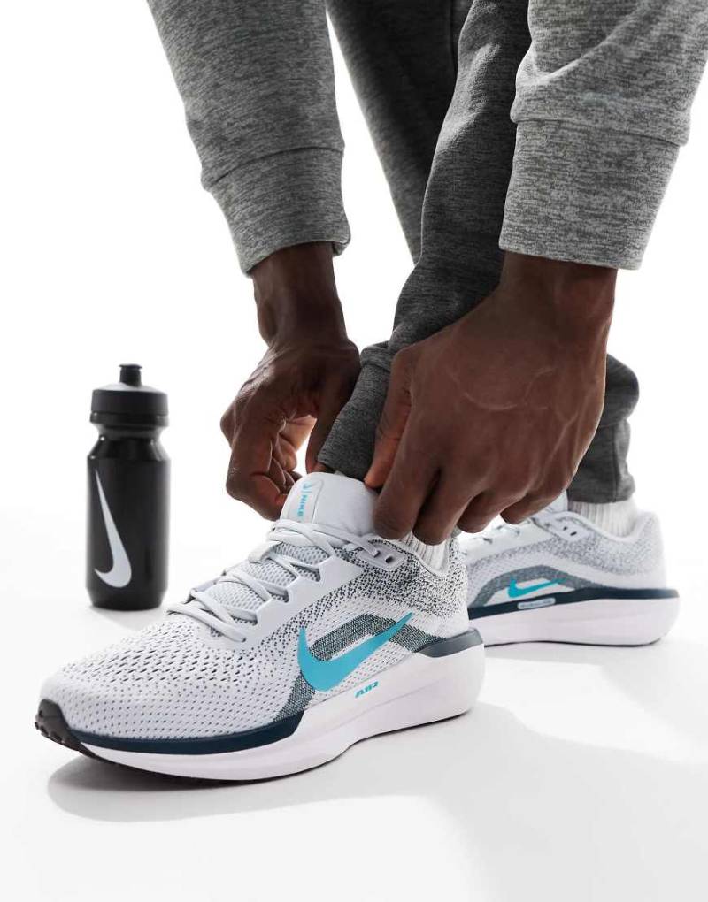 Nike Running - Air Winflo 11 - Sneaker in Grau und Blau von Nike Running