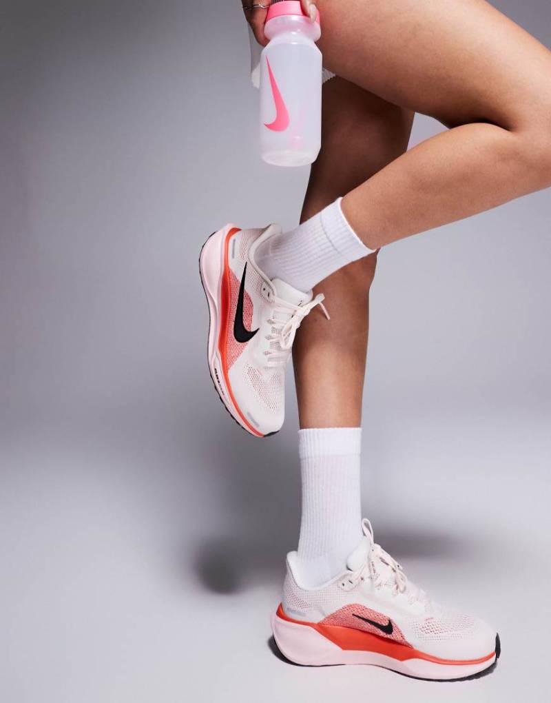 Nike Running - Air Zoom Pegasus 41 - Sneaker in Weiß und Rosa von Nike Running