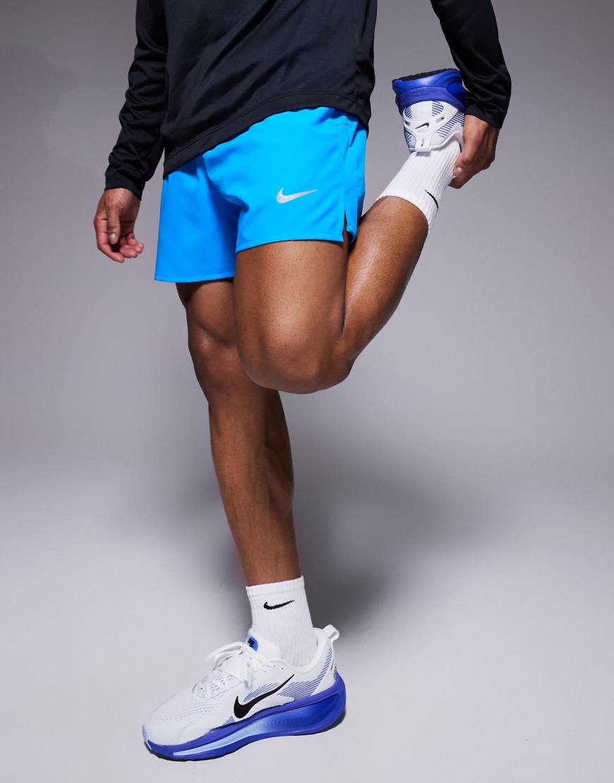 Nike Running - Challenger Dri-FIT - 5-Zoll-Shorts in Blau von Nike Running