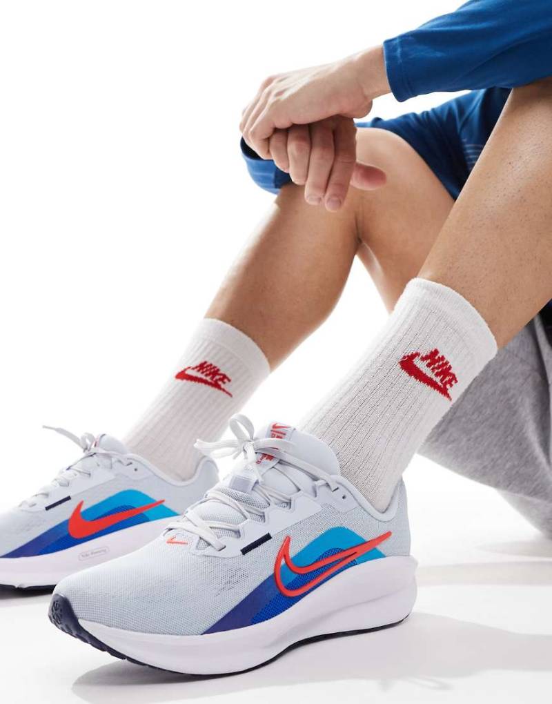 Nike Running - Downshifter 13 - Lauf-Sneaker in Grau und Blau von Nike Running