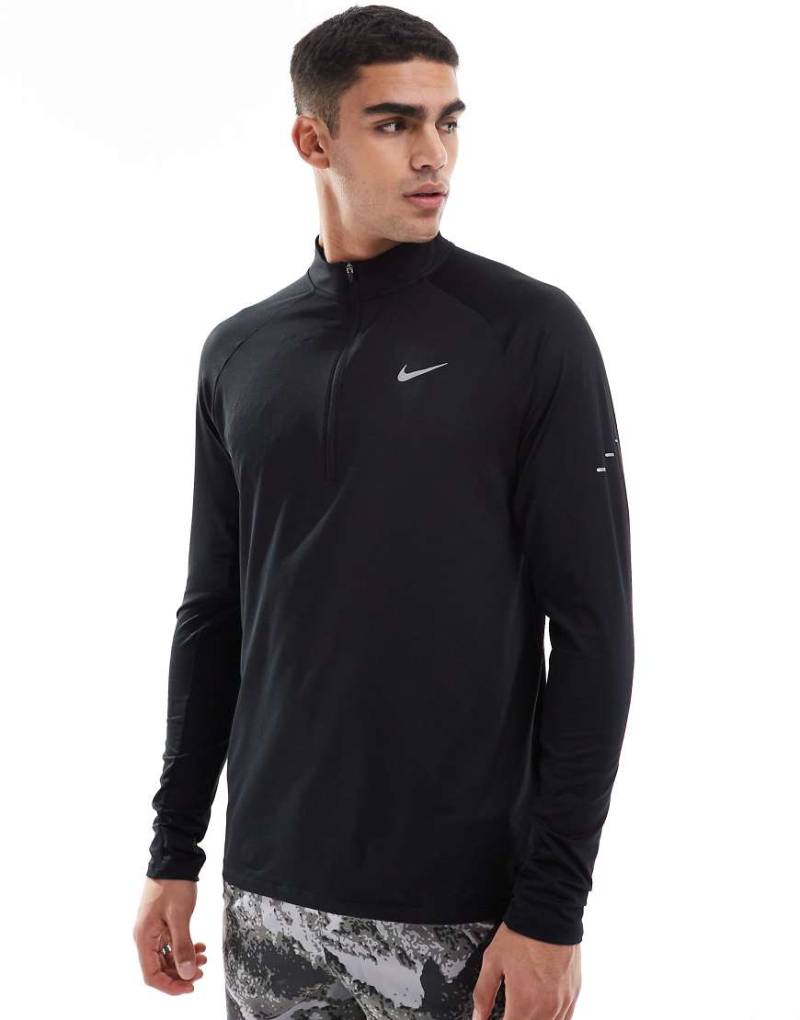 Nike Running - Stride Dri-FIT - Langärmliges Oberteil in Schwarz mit kurzem Reißverschluss von Nike Running