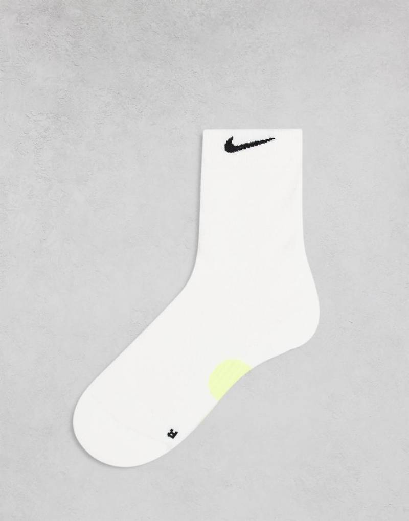 Nike Running - Fast - Crew-Socken in Weiß von Nike Running