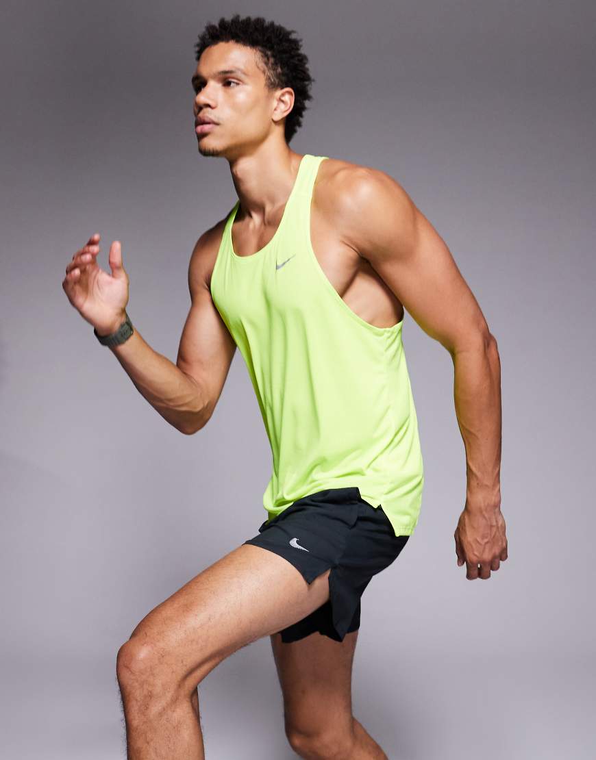 Nike Running - Fast Dri-FIT - Trägertop in Neongelb von Nike Running