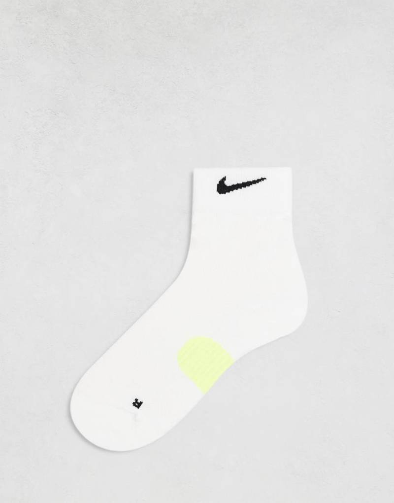 Nike Running - Fast - Knöchelsocken in Weiß von Nike Running