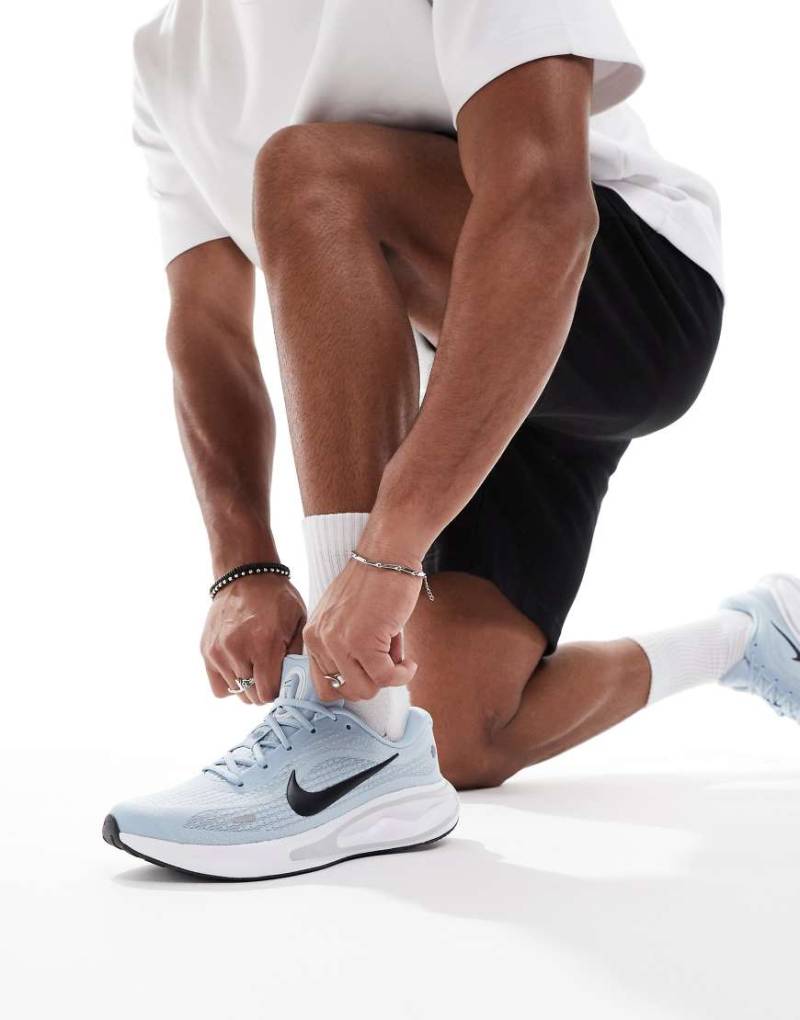 Nike Running - Journey Run - Laufsneaker in Blau-Grau von Nike Running