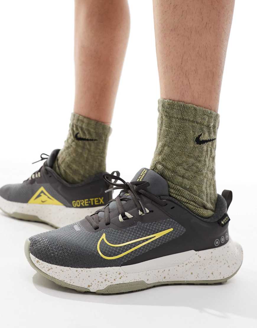 Nike Running - Juniper Trail 2 GORE-TEX - Sneaker in Dunkelgrau-Grün von Nike Running