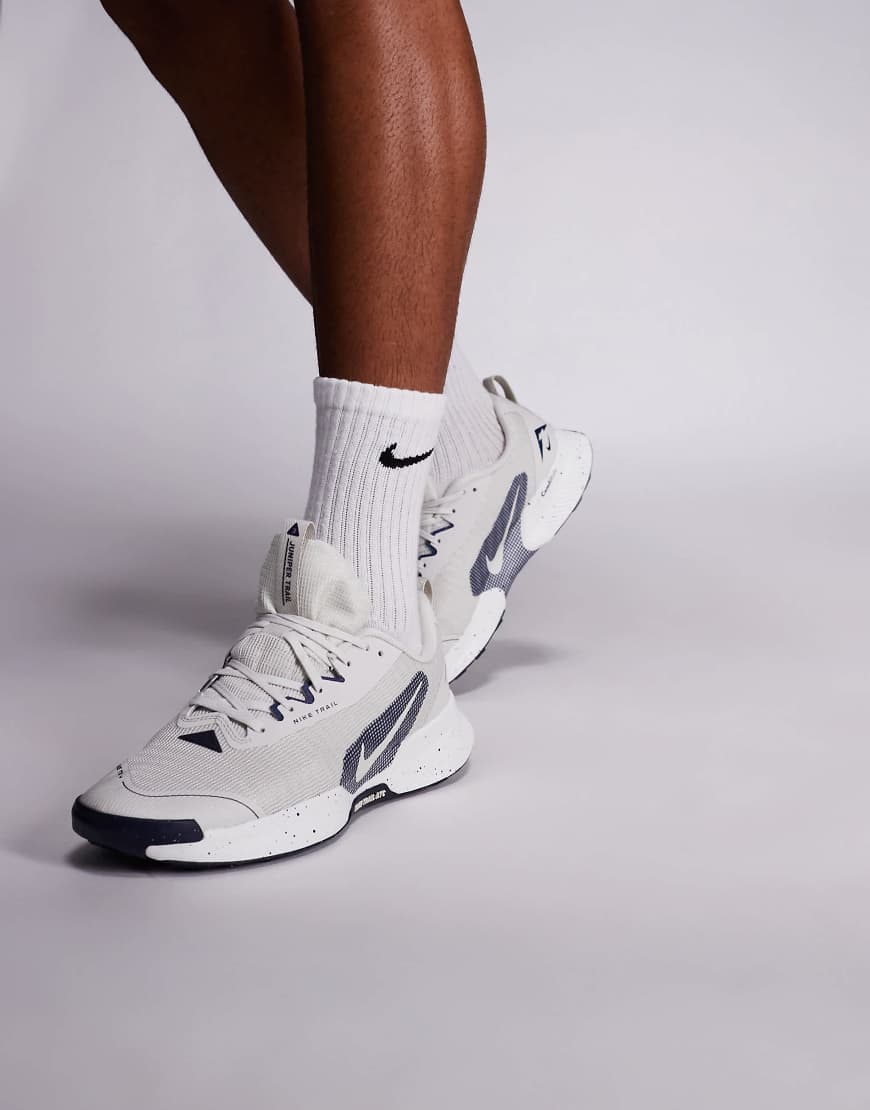 Nike Running - Juniper Trail 3 - Sneaker in Grau von Nike Running