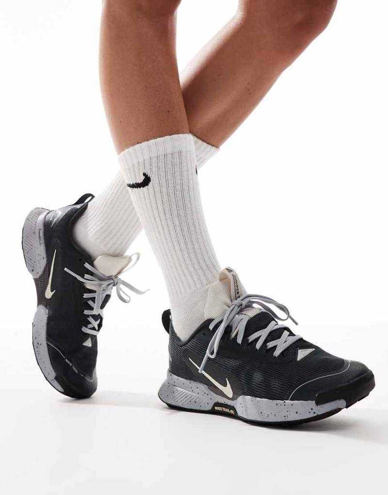 Nike Running - Juniper Trail 3 - Sneaker in Grau von Nike Running