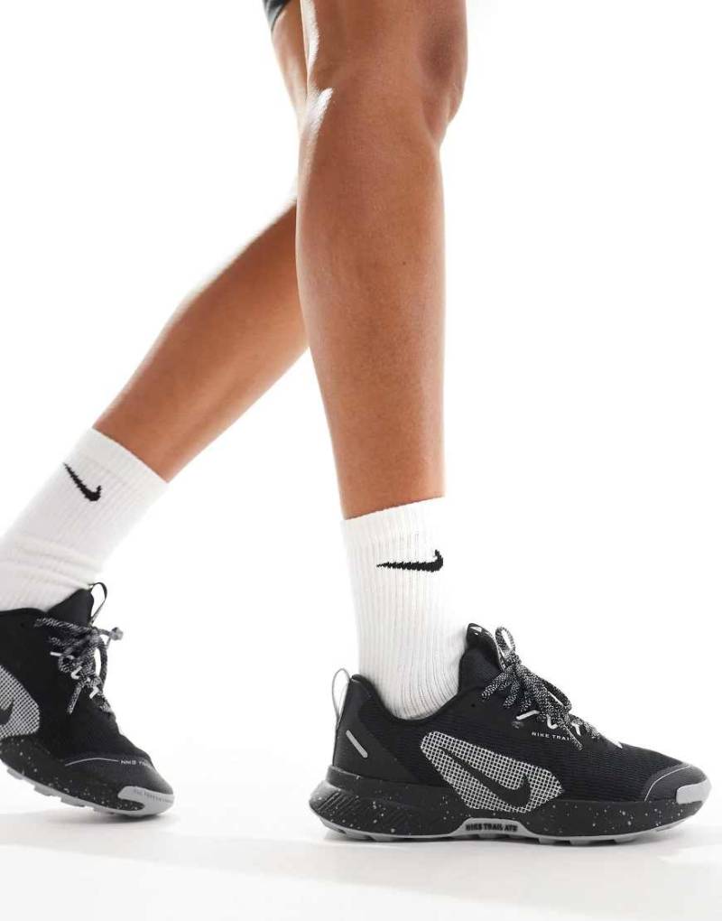 Nike Running - Juniper Trail 3 - Sneaker in Triple-Schwarz von Nike Running