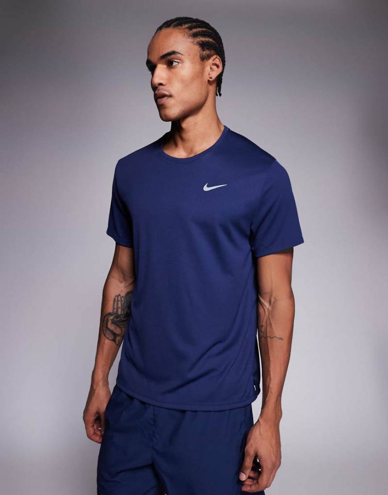 Nike Running - Miler Dri-FIT - T-Shirt in Marineblau von Nike Running