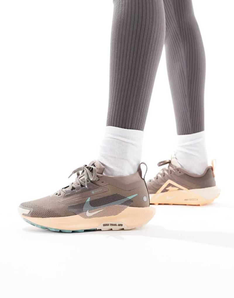 Nike Running - ReactX Pegasus Trail 5 GORE-TEX - Sneaker in Braun von Nike Running