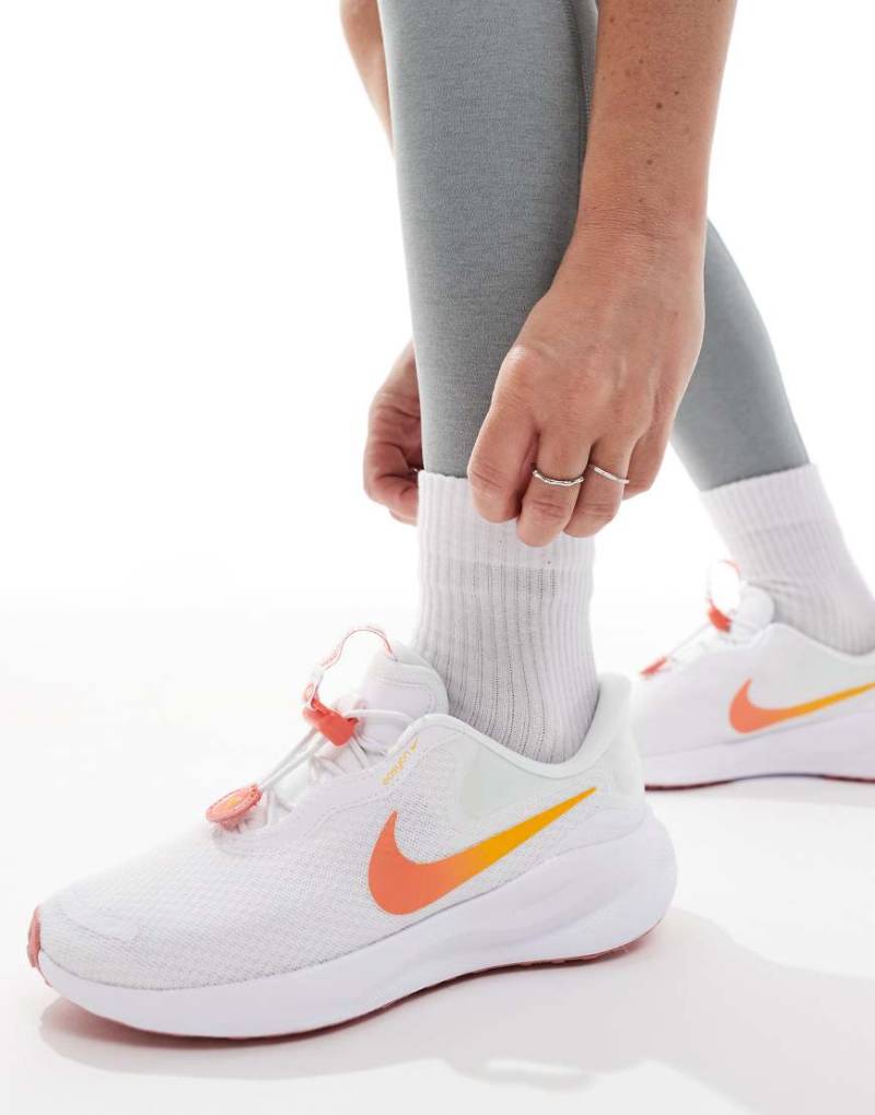 Nike Running - Revolution 7 - Laufsneaker in Weiß und Rosa von Nike Running