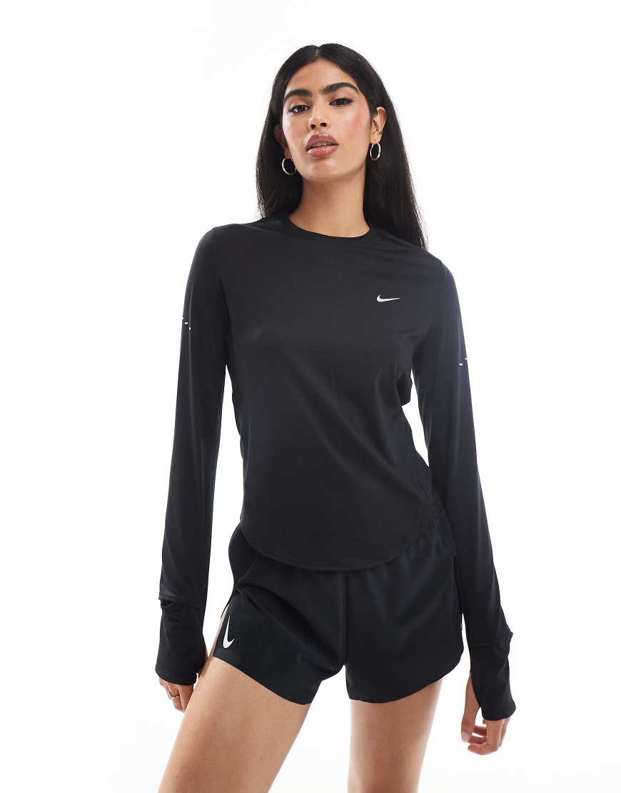 Nike Running - Swift Dri-FIT - Langärmliges Shirt in Schwarz von Nike Running