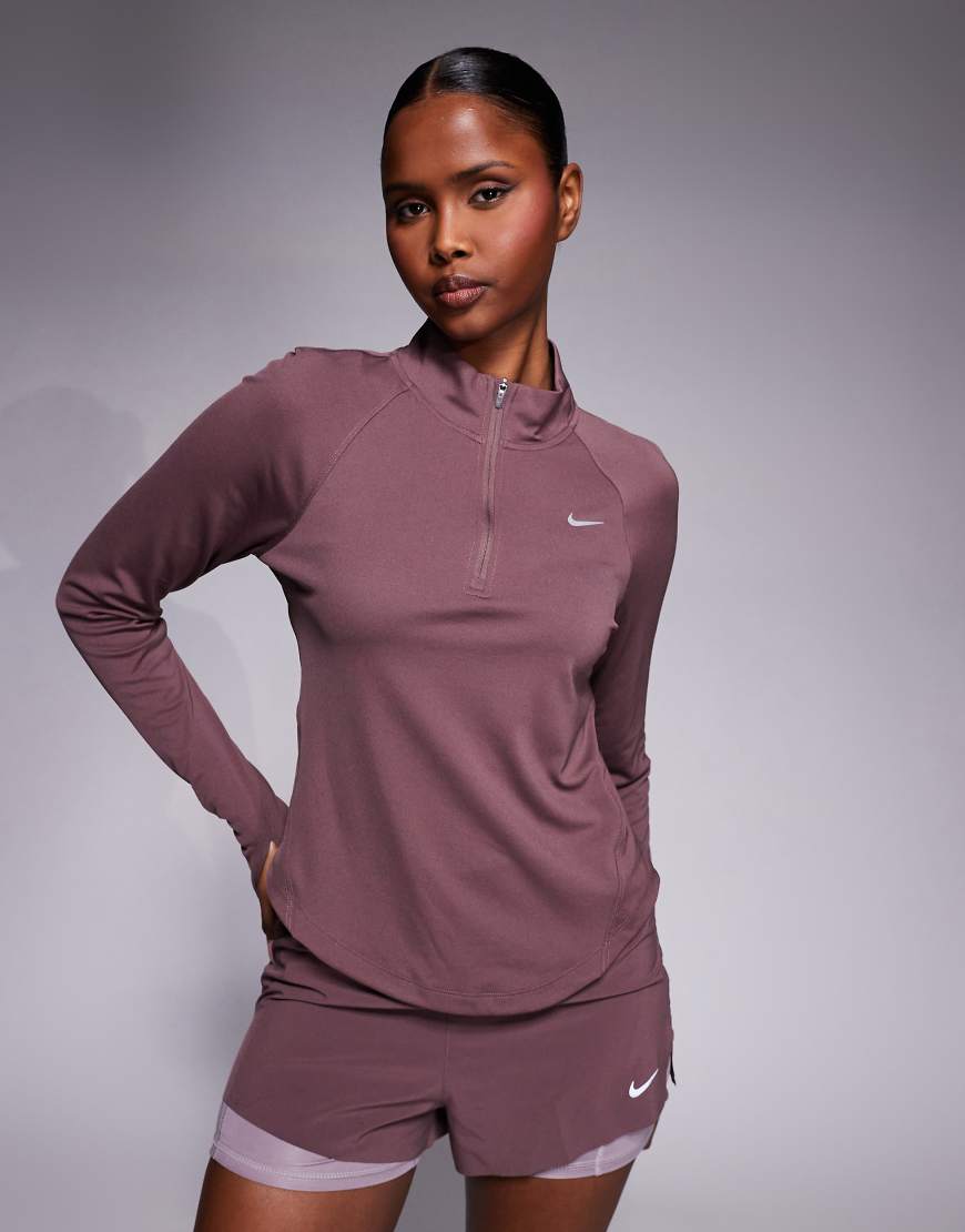 Nike Running - Tempo Dri-FIT - Langärmliges Oberteil in Braun mit kurzem Reißverschluss-Brown von Nike Running