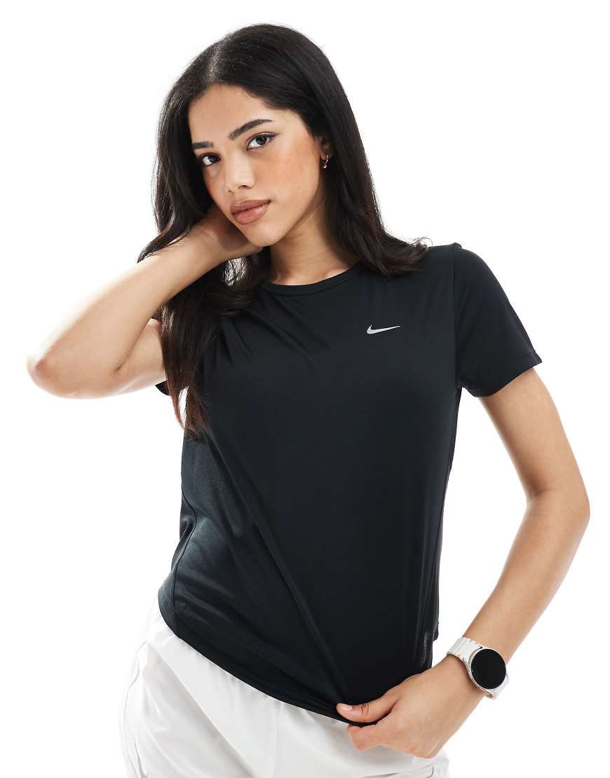 Nike Running - Tempo Dri-FIT - T-Shirt in Schwarz Nike Running - Tempo Dri-FIT - T-Shirt in Schwarz von Nike Running