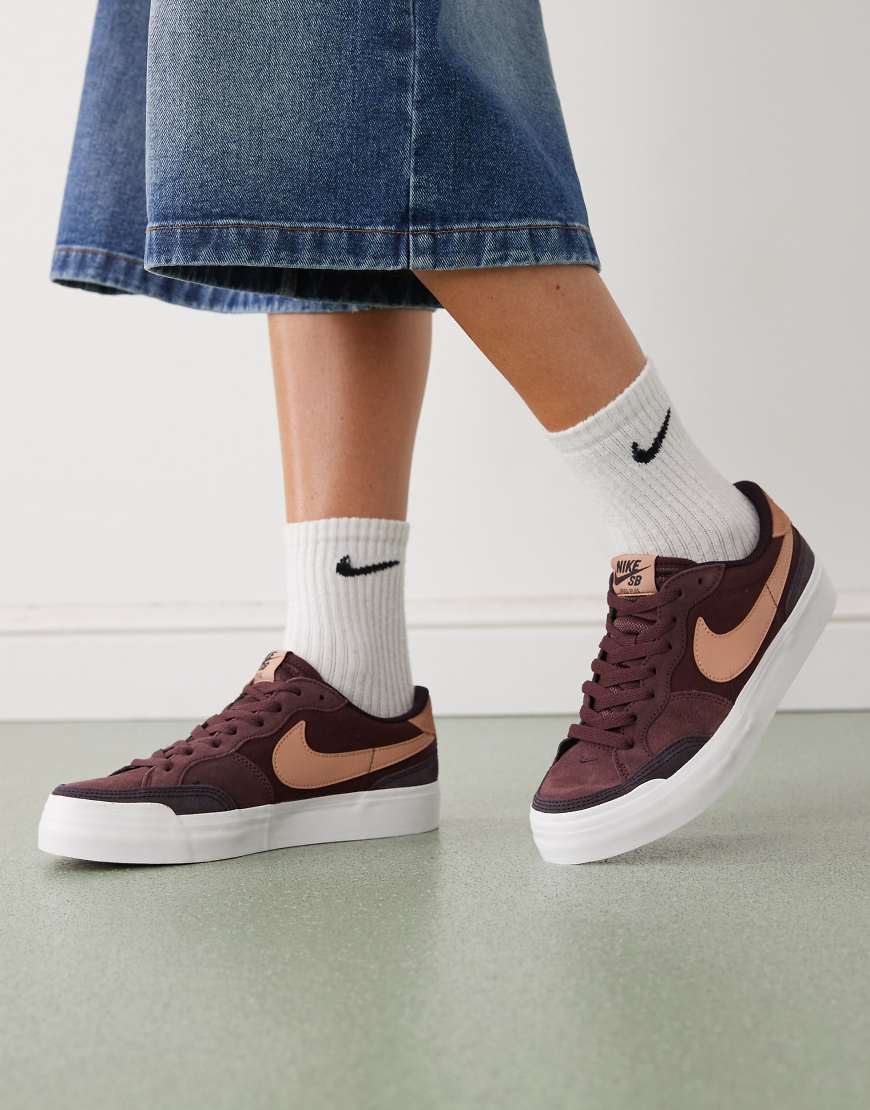 Nike Plus - SB Zoom Pogo - Sneaker in Burgunderrot und Braun-Brown von Nike SB