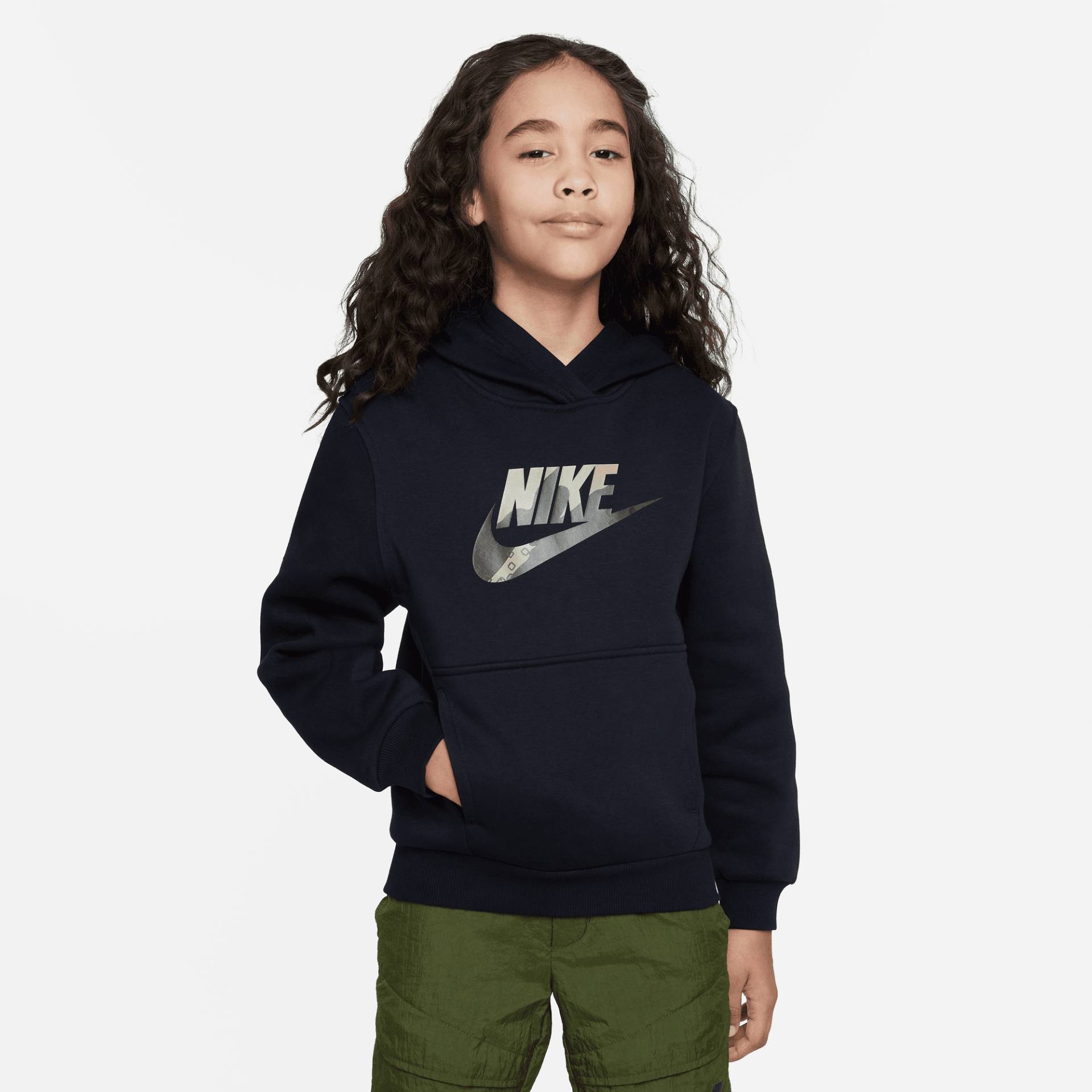 Nike Sportswear Kapuzensweatshirt "CLUB FLEECE BIG KIDS GRAPHIC HOODIE" von Nike Sportswear